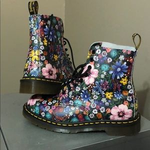 Doc martens floral